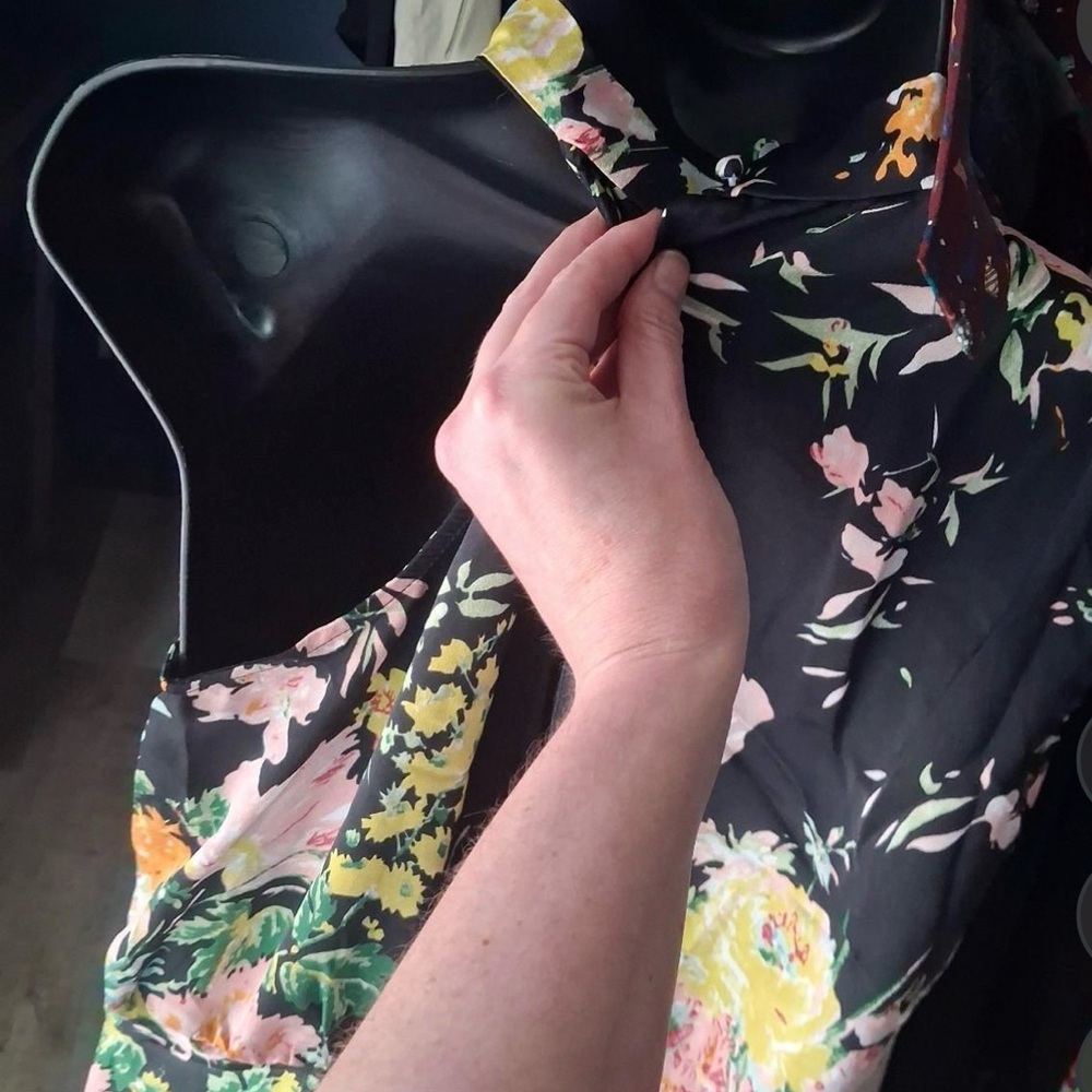 Petal & Pup Black Floral One-Shoulder Satin Dress. 💐Anabelle Halter Dress 💐 - Picture 4 of 5